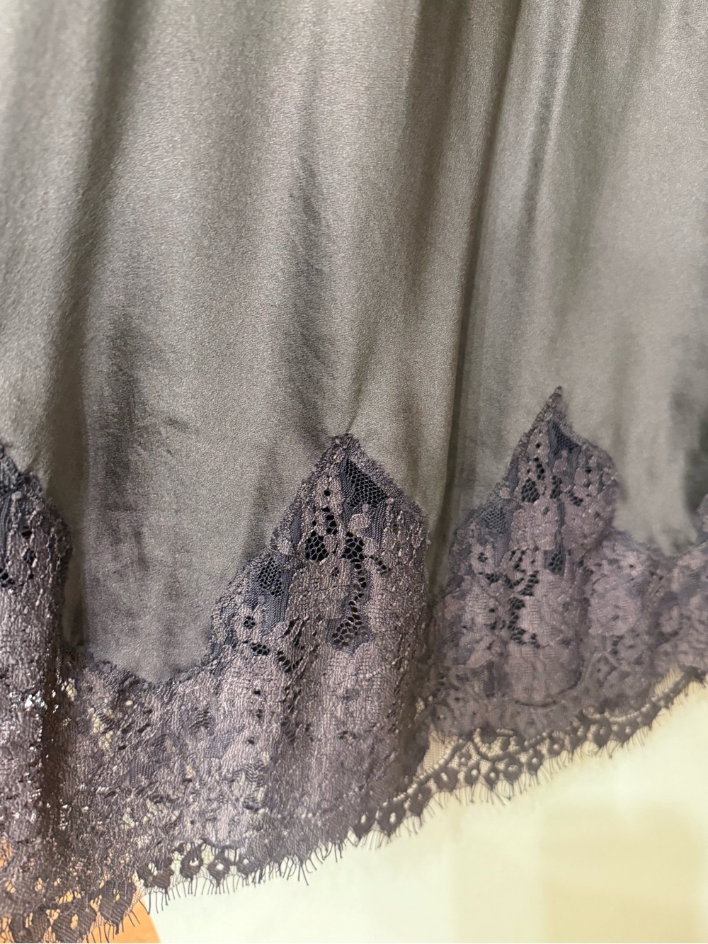 Reformation Lace Hem Midi Silk Skirt Satiny Eco Designer Quiet Luxury Preppy - Picture 7 of 12